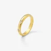 Alianza de oro amarillo de 18K con 3 diamantes en talla brillante con un total de 0,09 cts