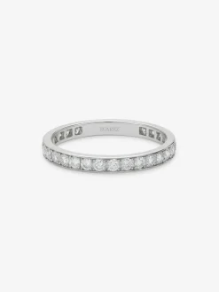 Alianza de oro blanco de 18k con pavé de diamantes en talla brillante con un total de 0,68 cts