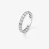 Alianza entera de oro blanco de 18K con 24 diamantes en talla brillante con un total de 1,06 cts
