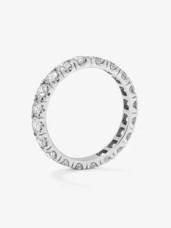 Alianza entera de oro blanco de 18K con 20 diamantes en talla brillante con un total de 2 cts