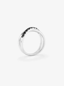 Anillo cruzado de plata 925 con 9 espinelas negras en talla brillante con un total de 0,24 cts