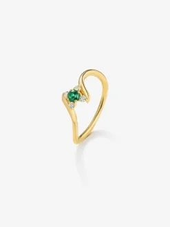 Anillo de oro amarillo de 18K con esmeralda verde en talla brillante de 0,088 cts y 4 diamantes en talla brillante con un total de 0,08 cts