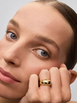 Anillo de oro amarillo de 18K con pavé de diamantes en talla brillante