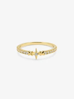 Anillo de oro amarillo de 18K con 15 diamantes en talla brillante con un total de 0,22 cts