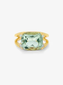 Anillo de oro amarillo de 18K con amatista verde en talla cushion de 7,3 cts y 4 diamantes en talla brillante con un total de 0,13 cts