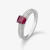 Anillo de oro blanco de 18K con rub&iacute; en talla octogonal de 1,006 cts y 52 diamantes en talla brillante con un total de 0,19 cts