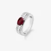 Anillo de oro blanco de 18K con rub&iacute; rojo pigeon blood en talla oval de 1,49 cts y 98 diamantes en talla baguette y brillante con un total de 0,81 cts