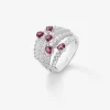 Anillo de oro blanco de 18K con 60 diamantes en talla brillante con un total de 1 cts y 5 rub&iacute;es rojos en talla pera con un total de 1,14 cts