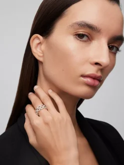 Anillo de oro blanco de 18K con 97 diamantes en talla brillante con un total de 1,14 cts