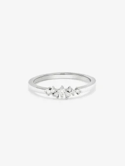 Anillo de oro blanco de 18K con 8 diamantes en talla brillante con un total de 0,1 cts