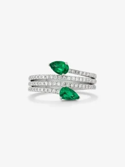 Anillo de oro blanco de 18k con esmeralda 0,61cts y diamantes 1,51cts