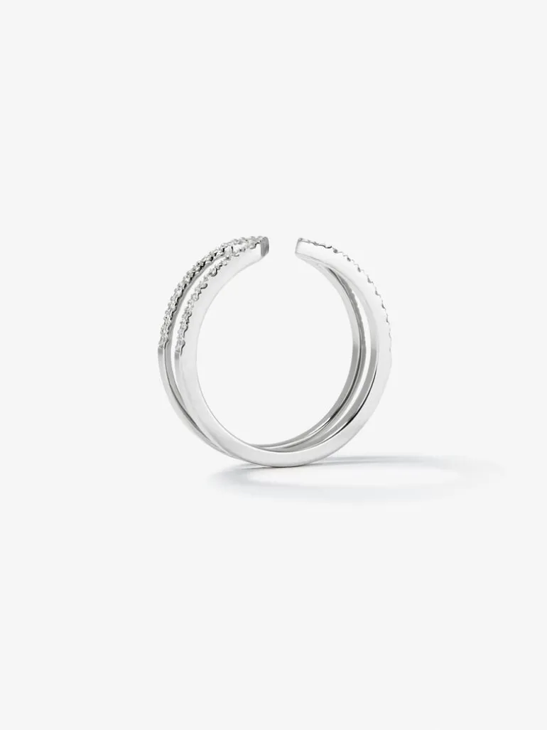 Anillo de oro blanco de 18K con 40 diamantes en talla brillante con un total de 0,32 cts