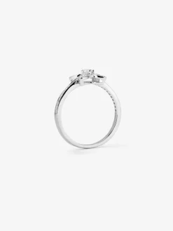 Anillo de oro blanco de 18K con 31 diamantes en talla brillante con un total de 0,34 cts