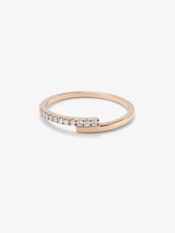 Anillo de oro rosa de 18K con 11 diamantes en talla brillante con un total de 0,1 cts