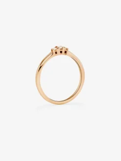 Anillo de oro rosa de 18K con 3 diamantes en talla brillante con un total de 0,11 cts