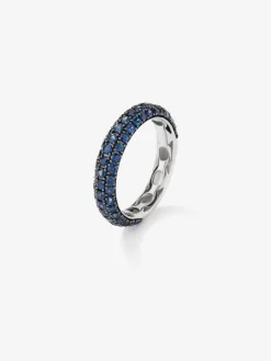 Anillo de plata 925 con 70 zafiros azules en talla brillante con un total de 1,85 cts