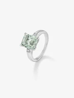 Anillo de plata 925 con amatista verde en talla esmeralda de 3,12 cts y 2 diamantes en talla brillante con un total de 0,09 cts