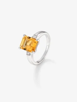 Anillo de plata 925 con cuarzo citrino en talla esmeralda de 2,86 cts y diamantes blancos en talla brillante de 0,09 cts
