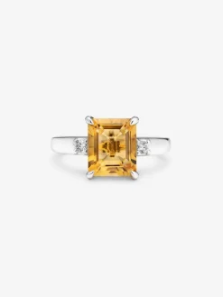 Anillo de plata 925 con cuarzo citrino en talla esmeralda de 2,86 cts y diamantes blancos en talla brillante de 0,09 cts