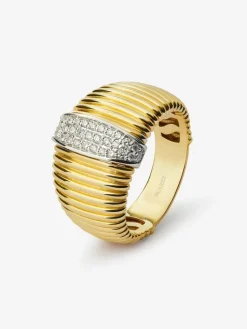 Anillo gallonado de oro blanco y amarillo de 18K con pavé de diamantes en talla brillante con un total de 0,19 cts