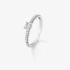 Anillo solitario de compromiso de oro blanco de 18K con diamantes