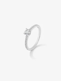 Anillo solitario de compromiso de oro blanco de 18K con diamantes