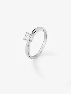 Anillo solitario de compromiso de oro blanco de 18K con diamantes