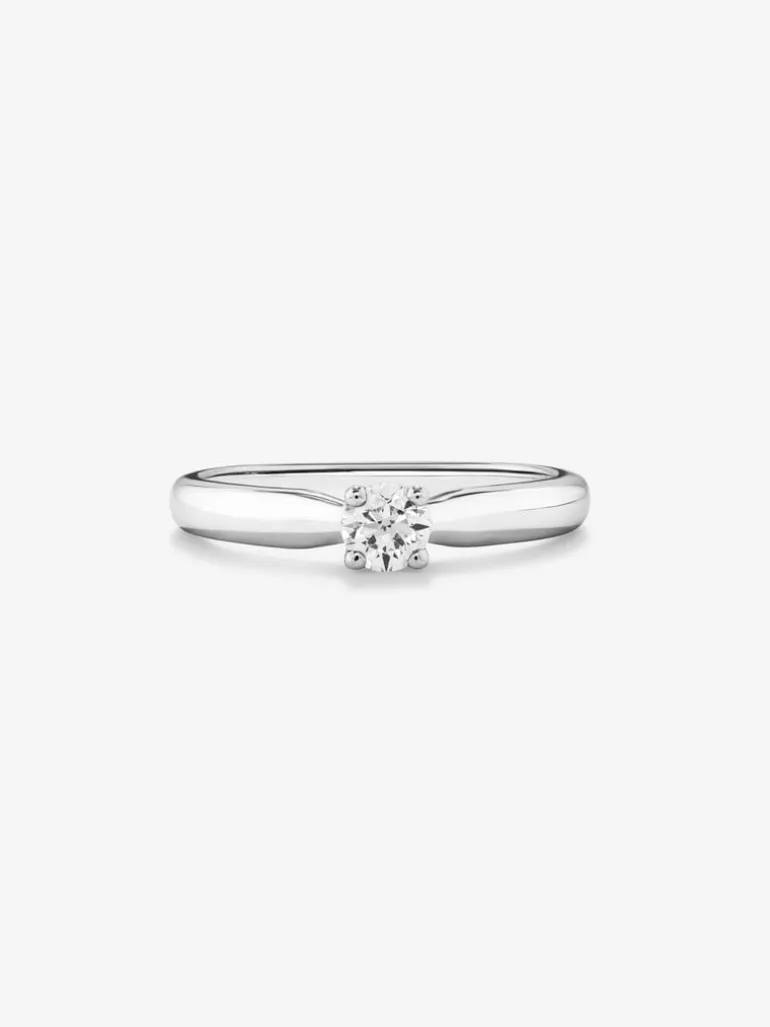 Anillo solitario de compromiso de oro blanco de 18K con diamante