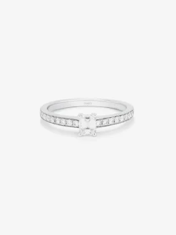 Anillo solitario de compromiso de oro blanco de 18K con diamantes