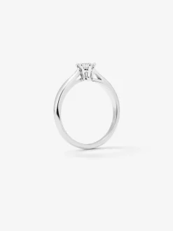 Anillo solitario de compromiso de oro blanco de 18K con diamante central de 0,3 quilates
