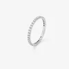 Anillo solitario de oro blanco de 18K con diamantes en talla brillante de 0,73 cts