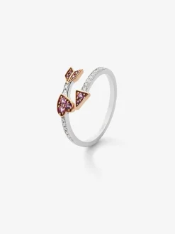 Anillo tú y yo de oro blanco y rosa de 18K con corazón y flecha, diamantes blancos y zafiros rosas