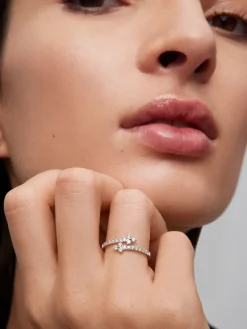 Anillo tú y yo de oro blanco de 18K con 22 diamantes en talla brillante con un total de 0,17 cts