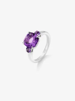 Anillo tresillo de plata 925 con una amatista morada en talla cushion y 2 amatistas moradas en talla brillante
