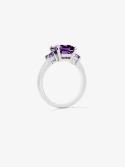 Anillo tresillo de plata 925 con una amatista morada en talla cushion y 2 amatistas moradas en talla brillante