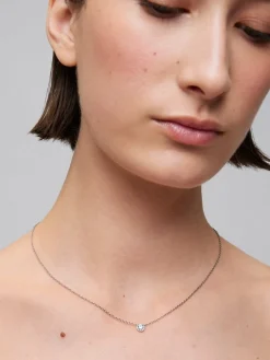Colgante cadena de oro blanco de 18K con aguamarina y diamante