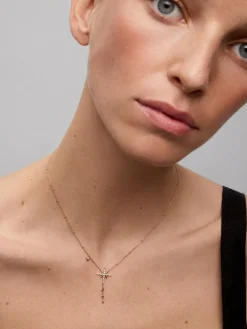 Colgante cadena largo con estrella de oro rosa de 18K con diamantes