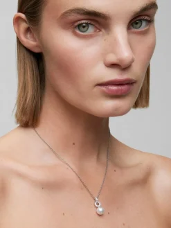 Colgante de cadena de oro blanco de 18k con aro en diamante y perla australiana de 9,5 mm