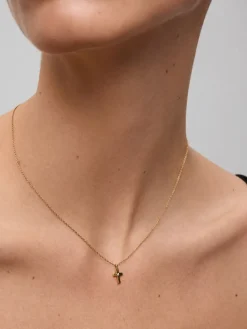 Colgante de oro amarillo de 18K con cruz grande y diamante en talla brillante de 0,01 cts