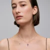Colgante de oro blanco de 18K con cruz de 11 zafiros en talla brillante con un total de 0,5 cts