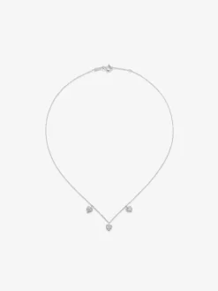 Colgante de oro blanco de 18K de corazones con 3 diamantes blancos en talla brillante con un total de 0,18 cts
