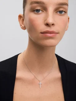 Colgante de oro blanco de 18K con 18 diamantes en talla brillante con un total de 0,33 cts