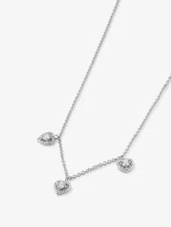 Colgante de oro blanco de 18K de corazones con 3 diamantes blancos en talla brillante con un total de 0,18 cts