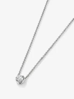 Colgante de oro blanco de 18K con diamantes en talla brillante de 0,05 cts