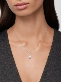 Colgante de oro blanco de 18K con morganita rosa en talla pera de 1,44 y 29 diamantes en talla brillante con un total de 0,19 cts