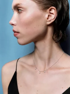 Colgante de oro blanco de 18kt con diamantes