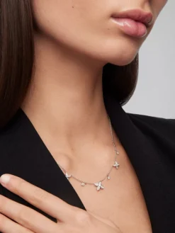 Colgante de oro blanco de 18K con diamantes blancos en talla brillante de 0,6 cts