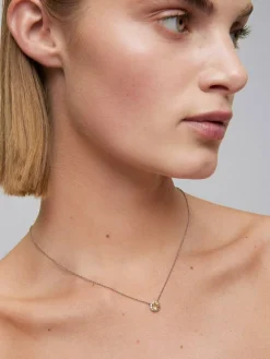 Colgante de oro blanco de 18K con cuarzo citrino 0,57 cts y diamantes 0,14 cts