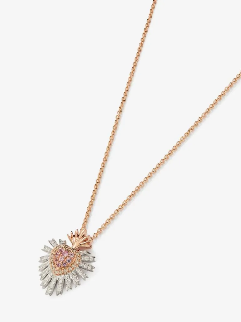 Colgante de oro blanco y rosa de 18K con 9 zafiros rosas en talla brillante con un total de 0,1 cts, 46 diamantes blancos en talla brillante con un total de 0,18 cts y 18 diamantes marrones en talla brillante con un total de 0,08 cts