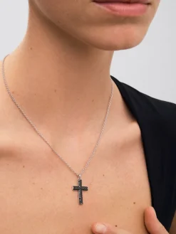 Colgante de plata 925 con cruz de 75 espinelas negras en talla brillante con un total de 1,04 cts